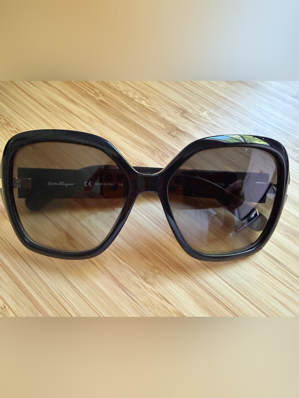 Salvatore Ferragamo SF781S 001 Black Oversized Square Sunglasses Made in Italy